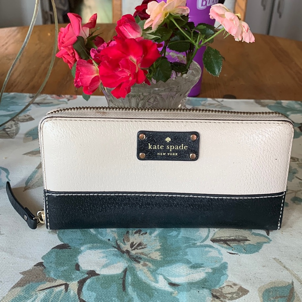 Kate Spade Leather Wallet - Picture 1 of 7